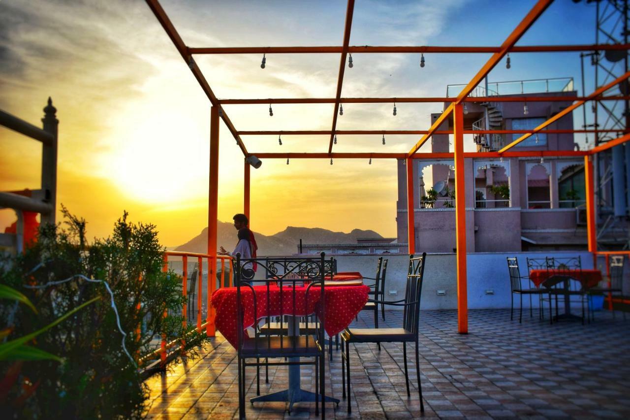 Hotel Kurabar Kothi Udaipur Exterior photo